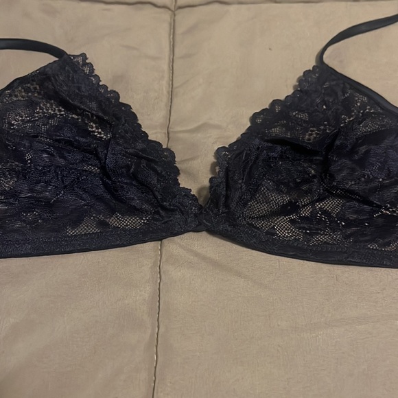 {NWOT} SAVAGE x FENTY Floral Lace Triangle Bralette - Picture 11 of 13